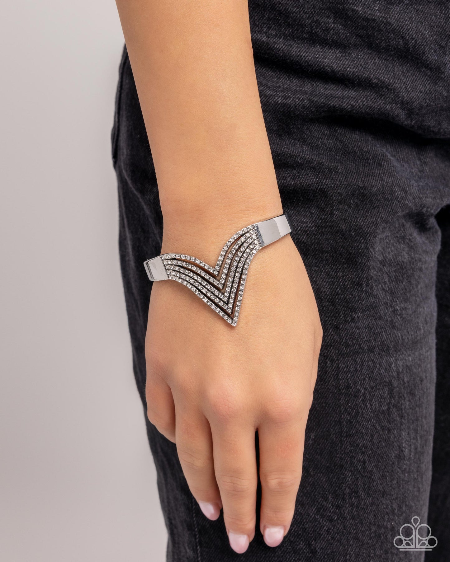 Pressure Point - white - Paparazzi bracelet