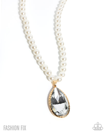 Prettily Poised - gold - Paparazzi necklace