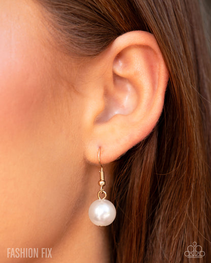 Prettily Poised - gold - Paparazzi necklace