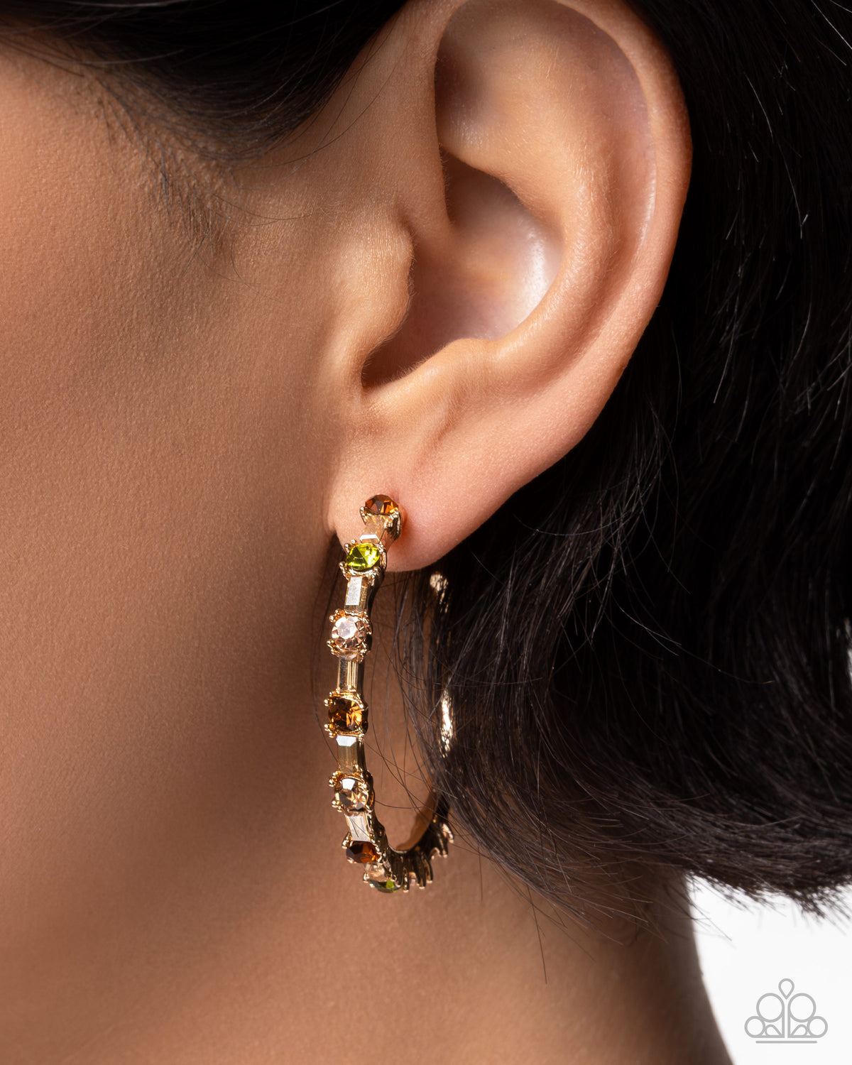 Prettily Positioned - gold - Paparazzi earrings