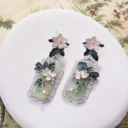 Pristine Portrait - green - Paparazzi earrings