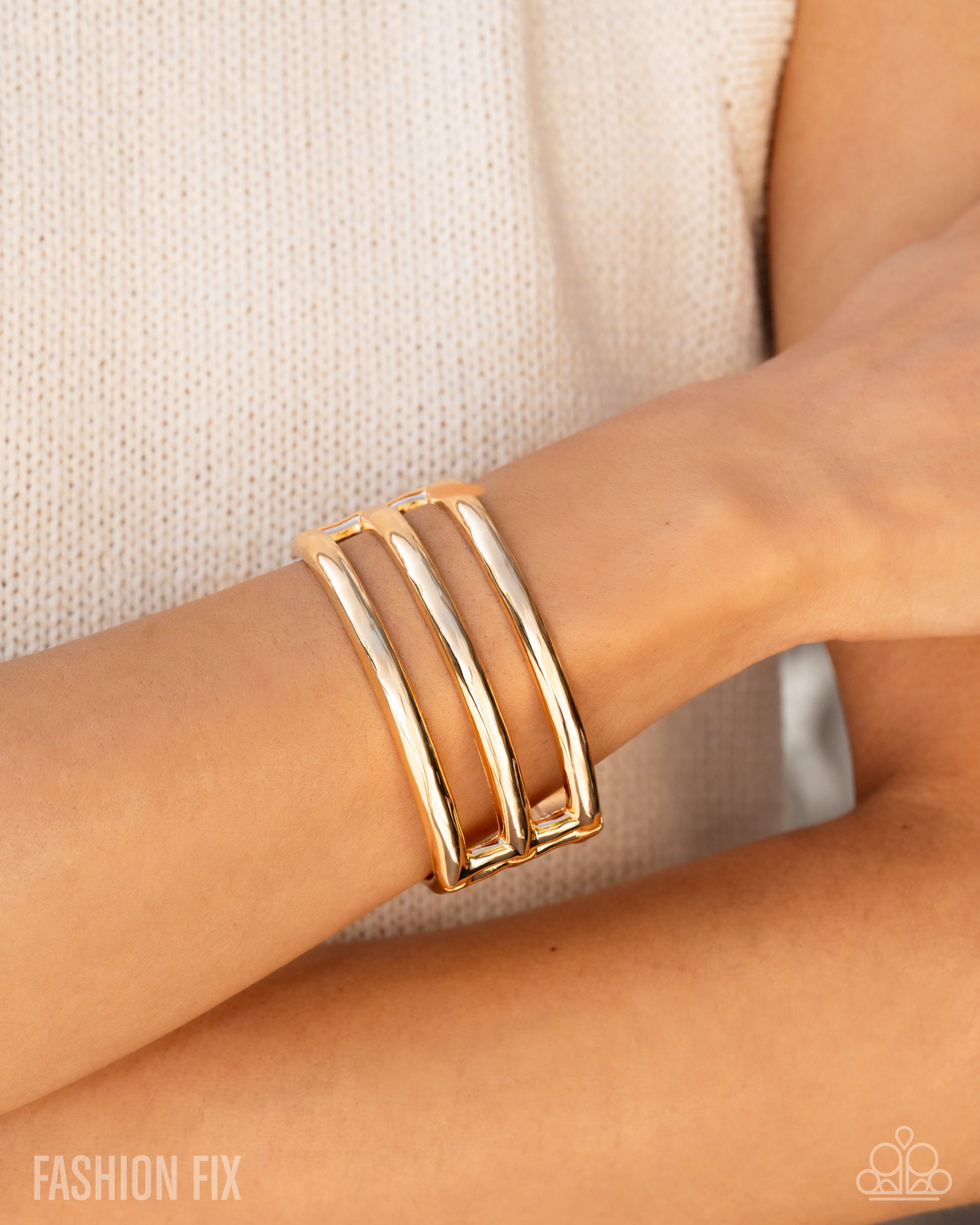 Prominent Personality - gold - Paparazzi bracelet