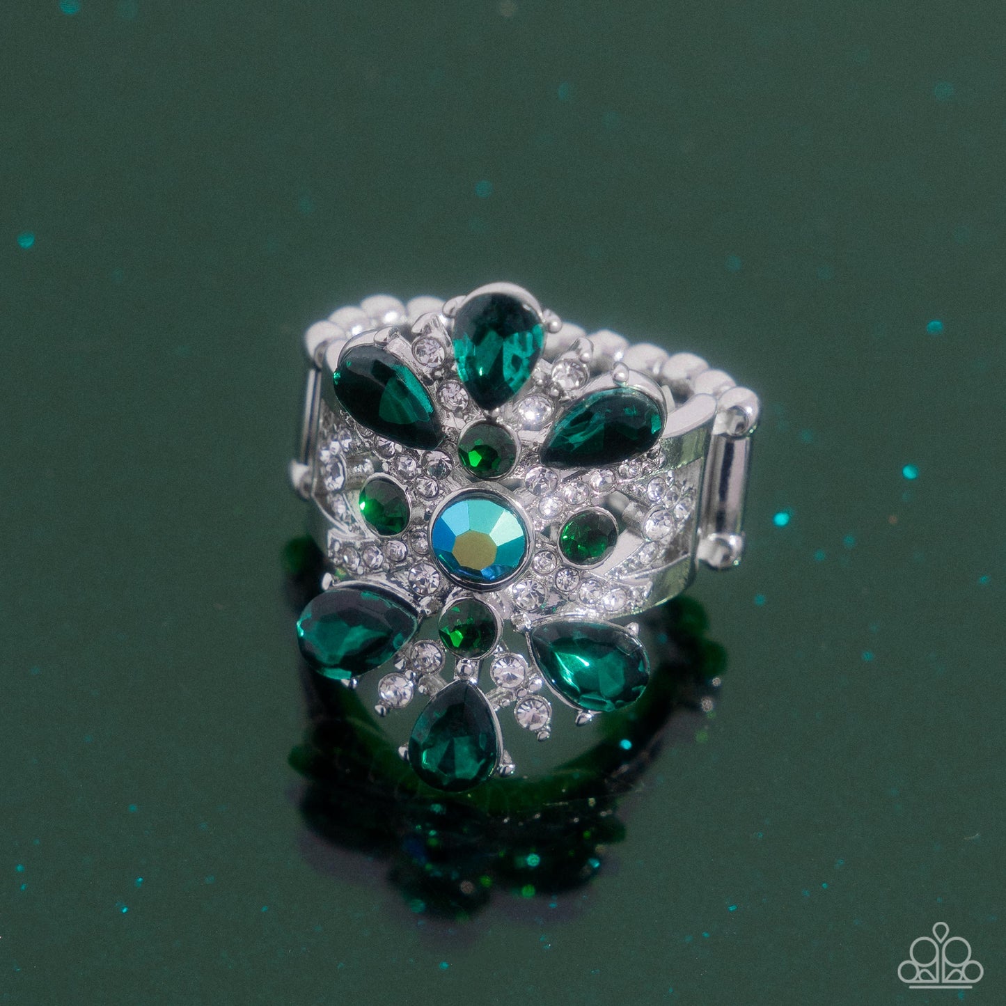 Pronged Panorama - green - Paparazzi ring