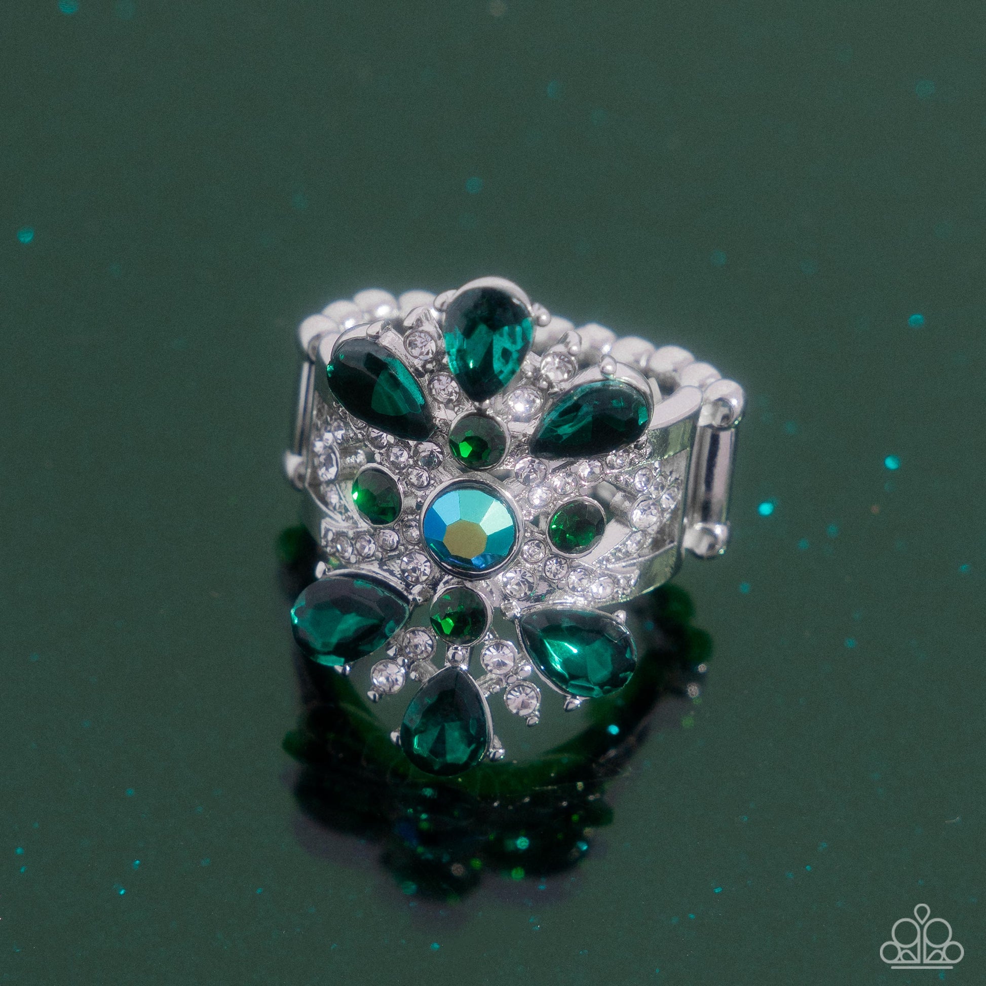 Pronged Panorama - green - Paparazzi ring