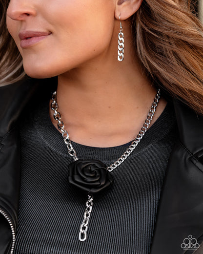 ROSE and Cons - black - Paparazzi necklace