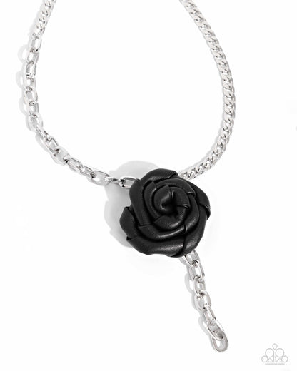 ROSE and Cons - black - Paparazzi necklace