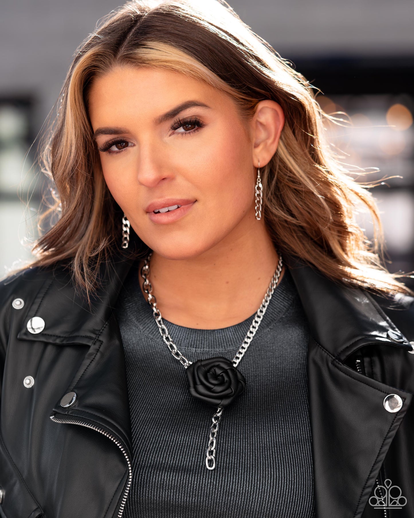 ROSE and Cons - black - Paparazzi necklace