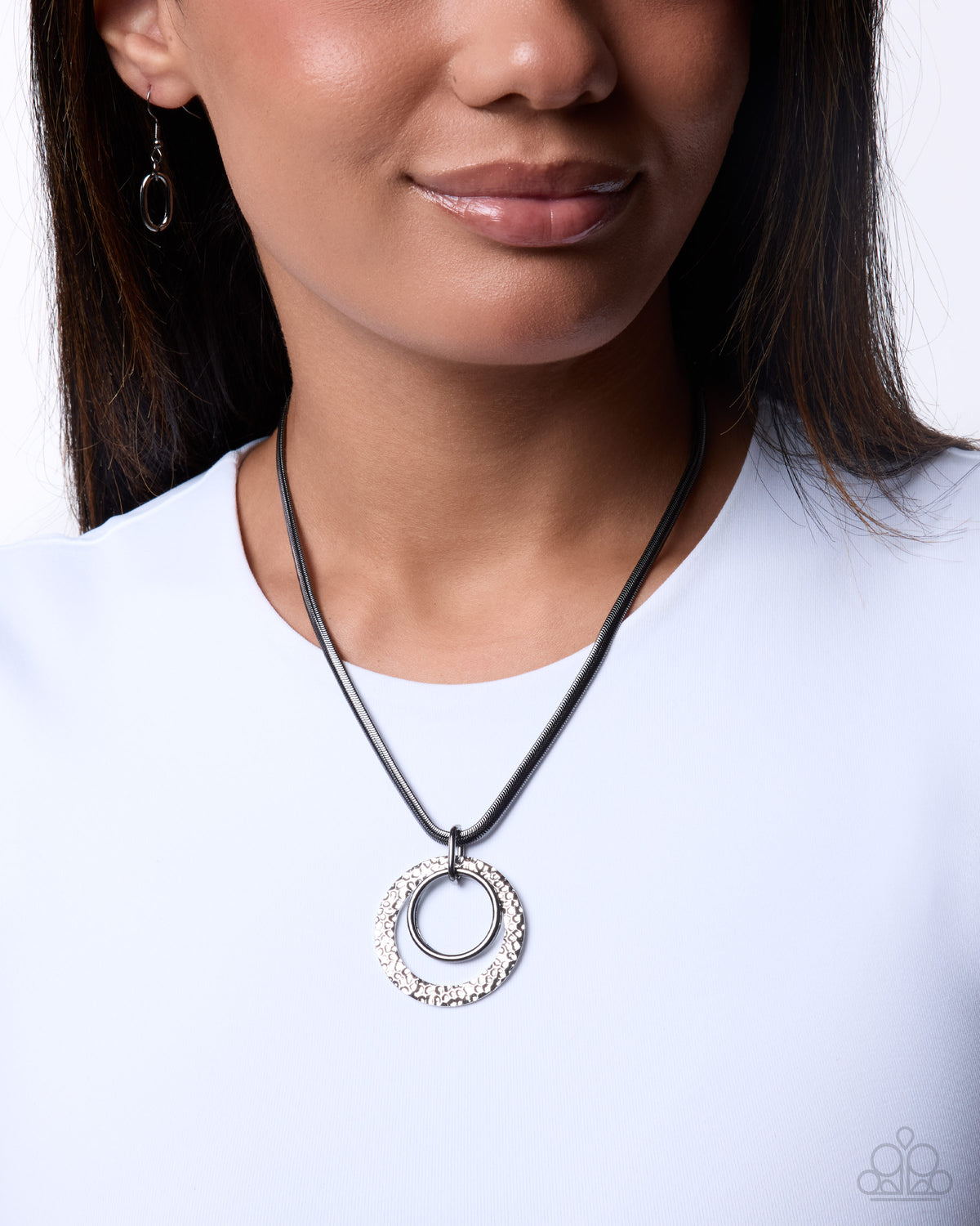 Radical Rings - black - Paparazzi necklace
