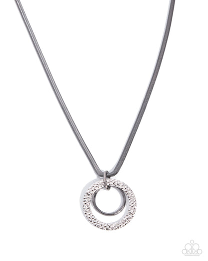 Radical Rings - black - Paparazzi necklace