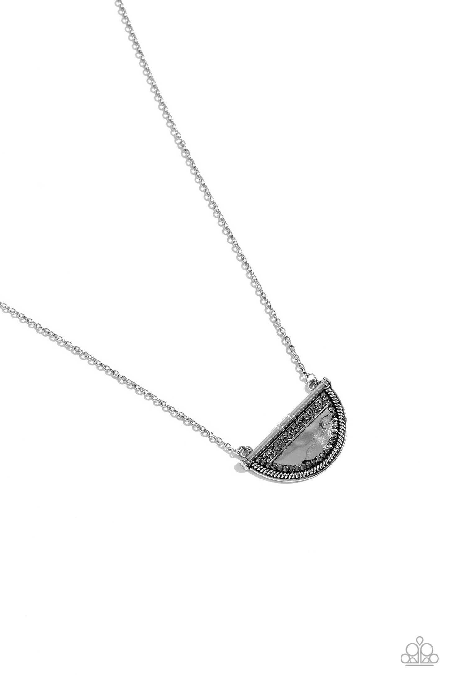 Raise Your Banner - silver - Paparazzi necklace