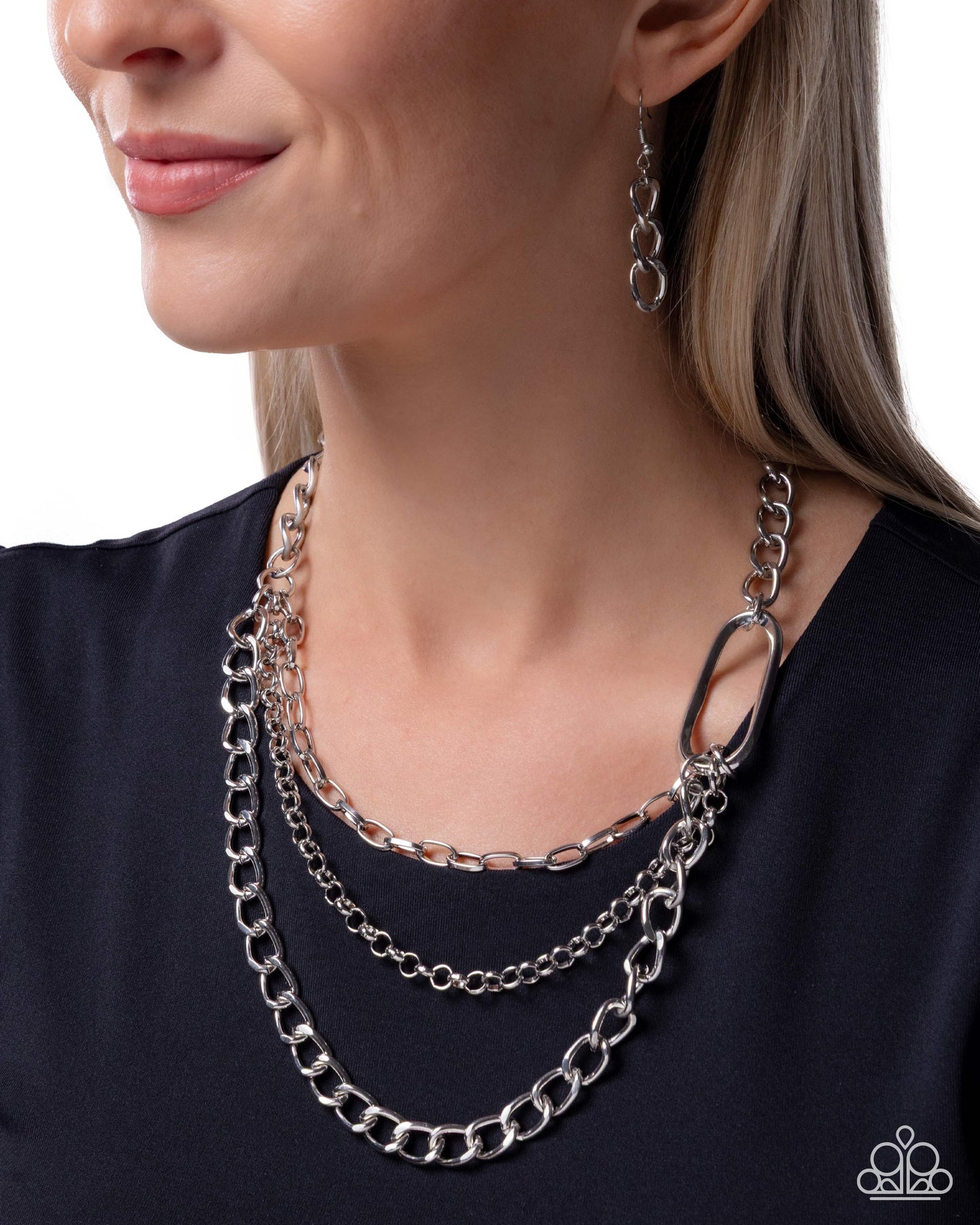 Reflective Renegade - silver - Paparazzi necklace