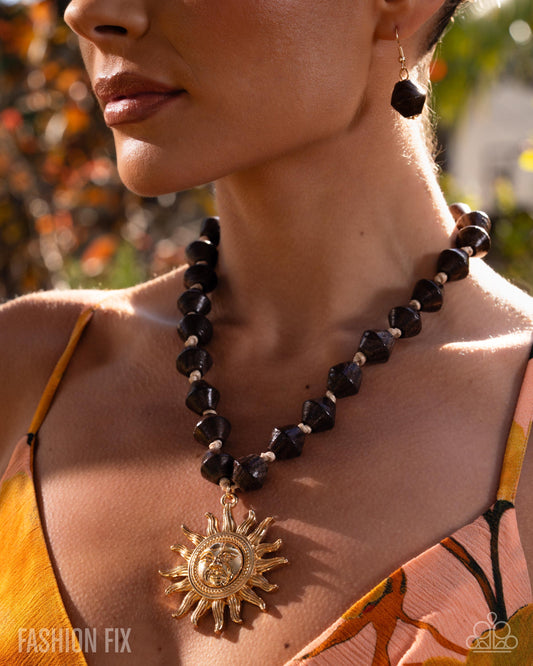 Relaxed Rays - gold - Paparazzi necklace