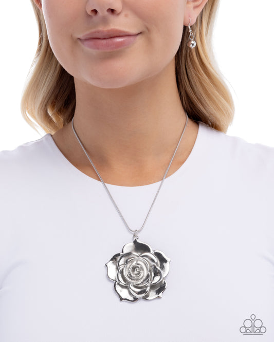 Restful Rose - silver - Paparazzi necklace