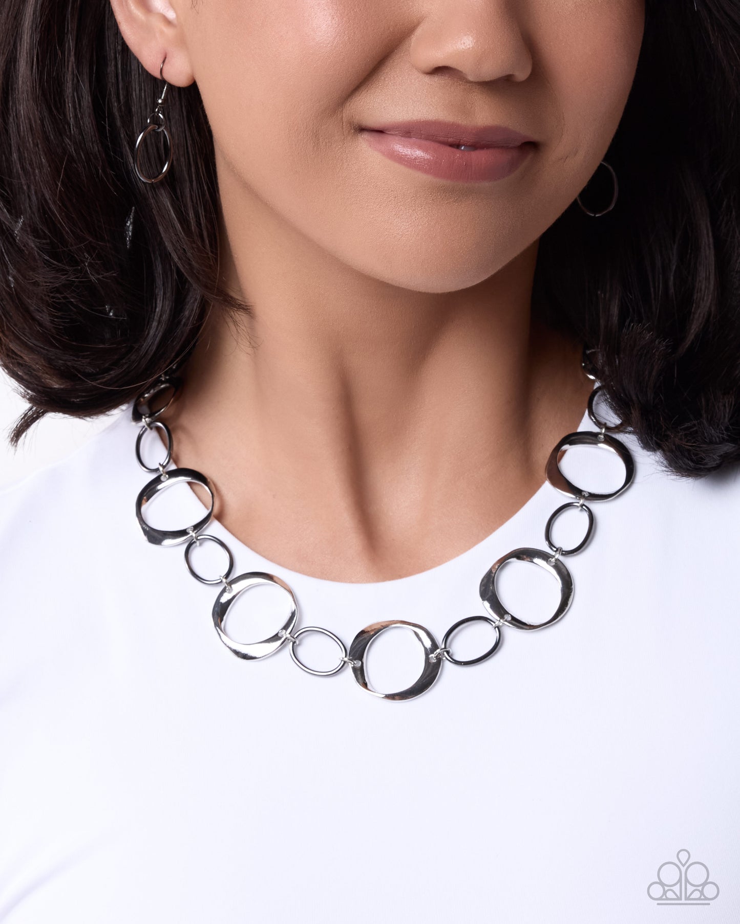 Ring Retrospect - silver - Paparazzi necklace