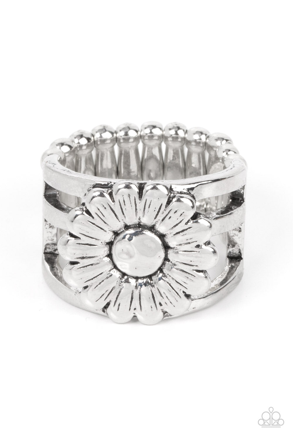 Roadside Daisies - silver - Paparazzi ring