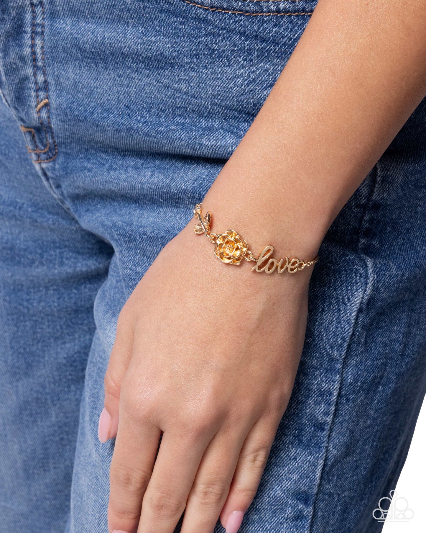 Romantic Runway - gold - Paparazzi bracelet