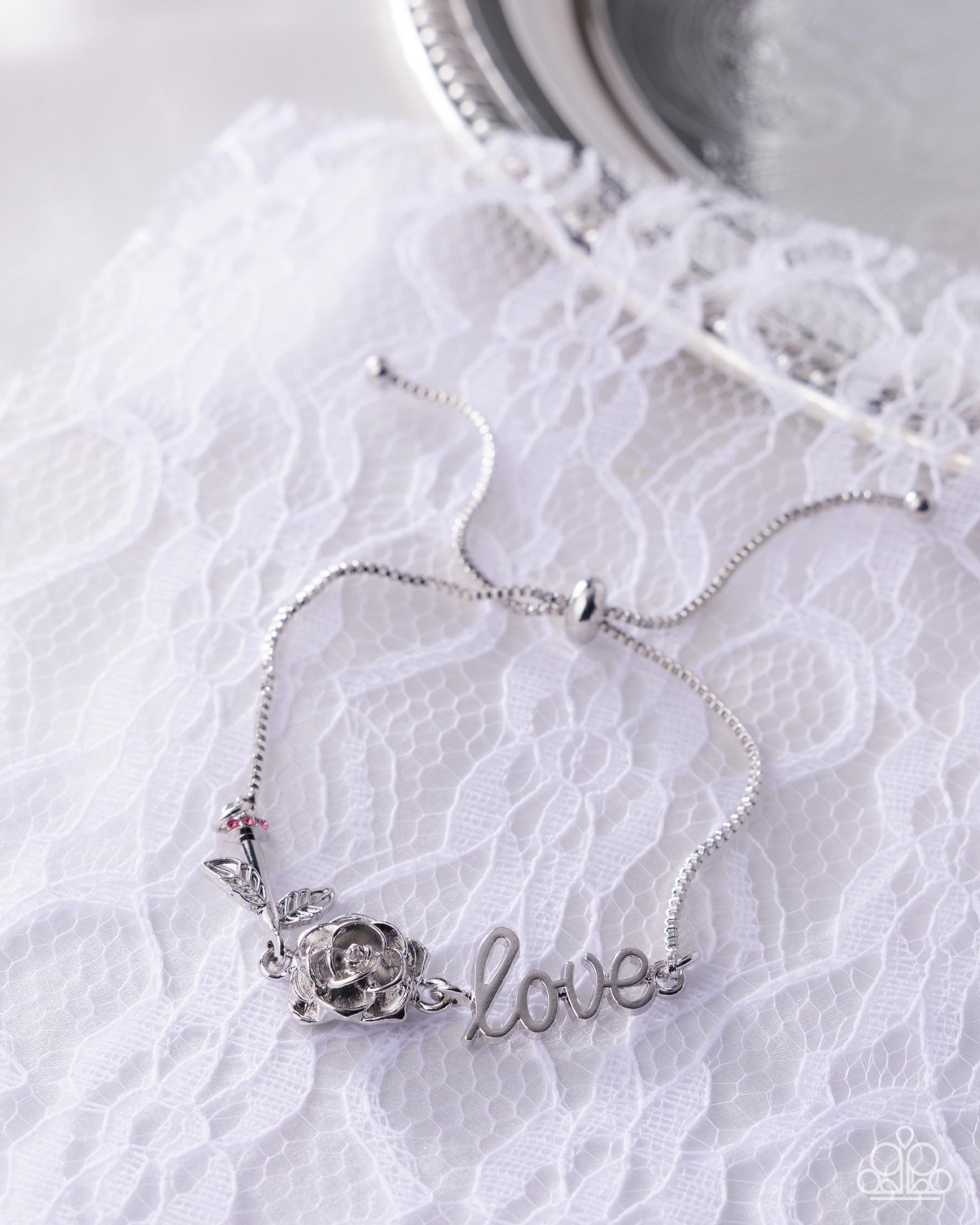 Romantic Runway - pink - Paparazzi bracelet
