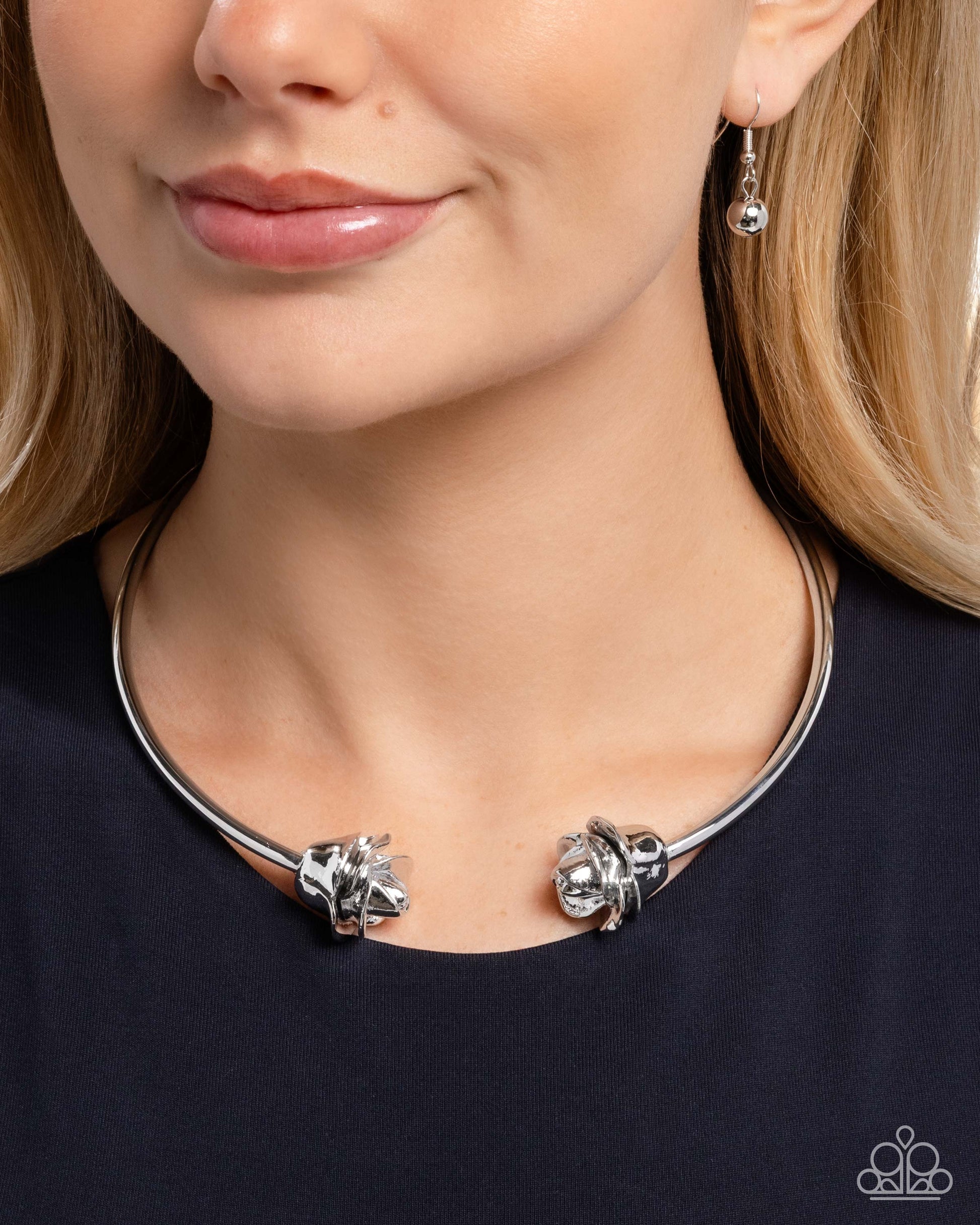 Rosy Radius - silver - Paparazzi necklace