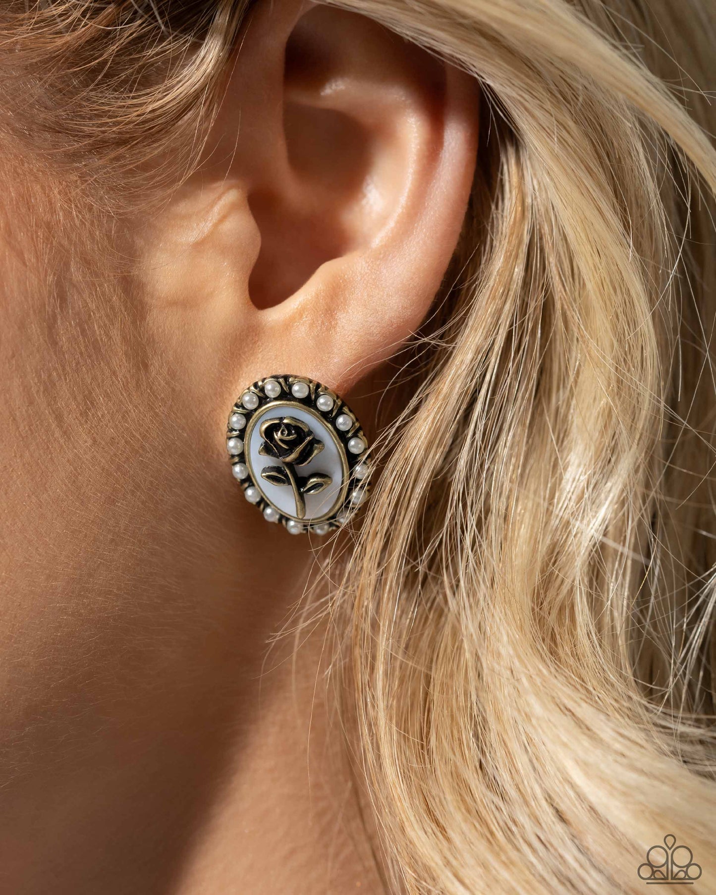 Rosy Relic - brass - Paparazzi earrings