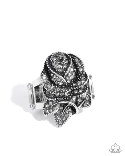 Rosy Residence - silver - Paparazzi ring