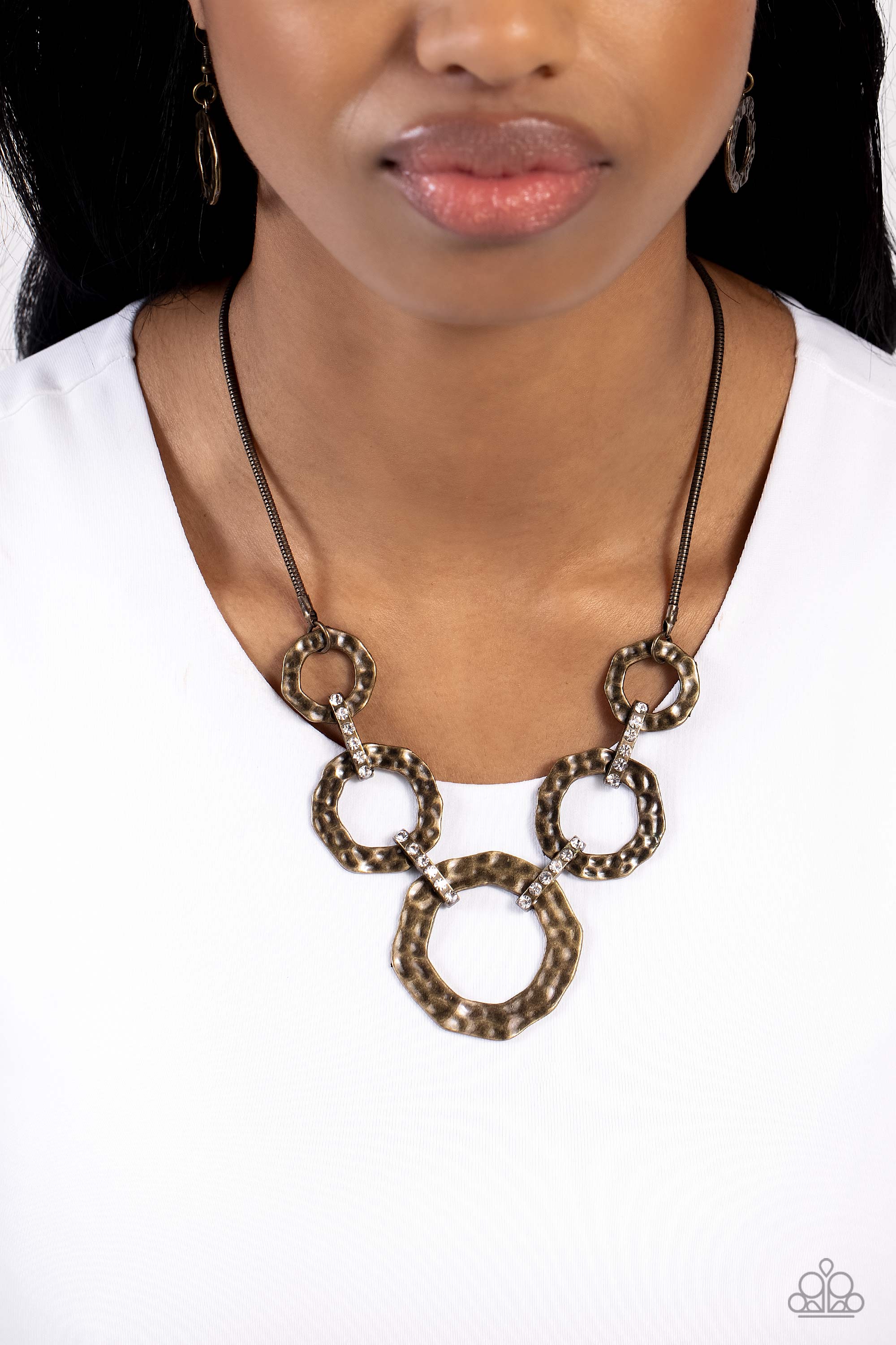 Brass circle deals necklace paparazzi