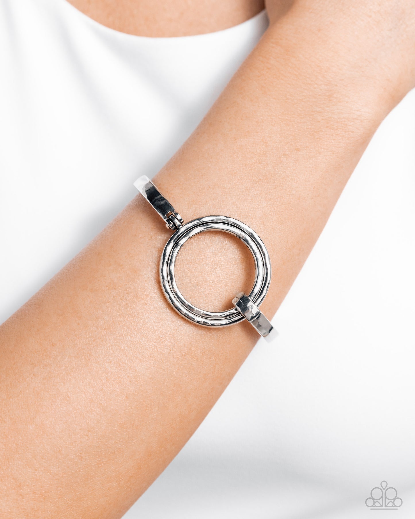 Rustic Review - silver - Paparazzi bracelet