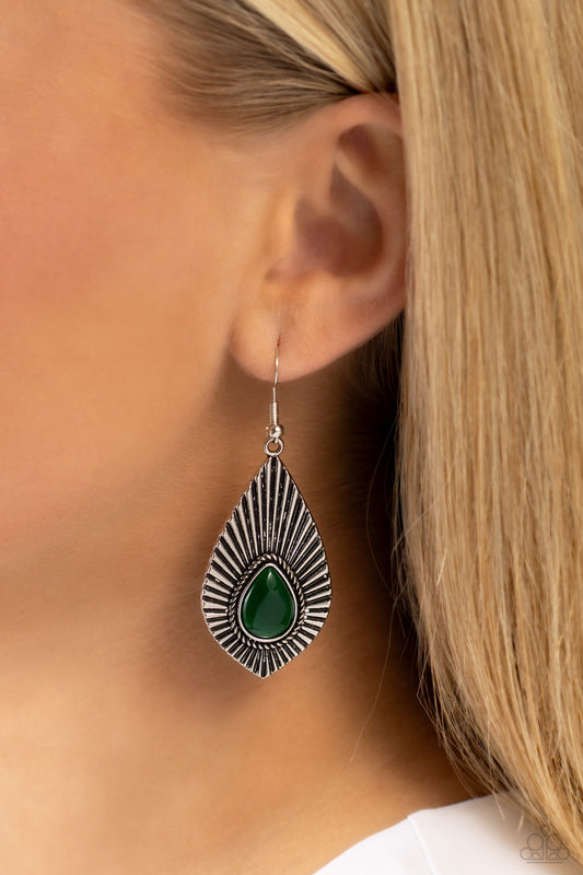 SOUL-ar Flare - green - Paparazzi earrings