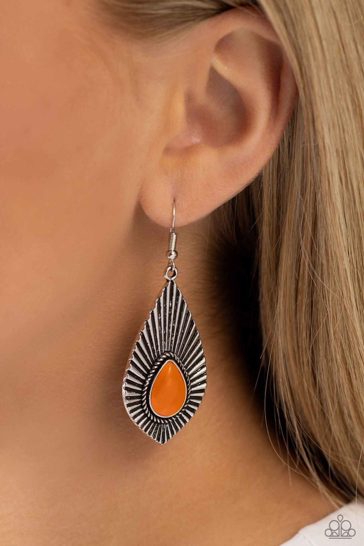 SOUL-ar Flare - orange - Paparazzi earrings