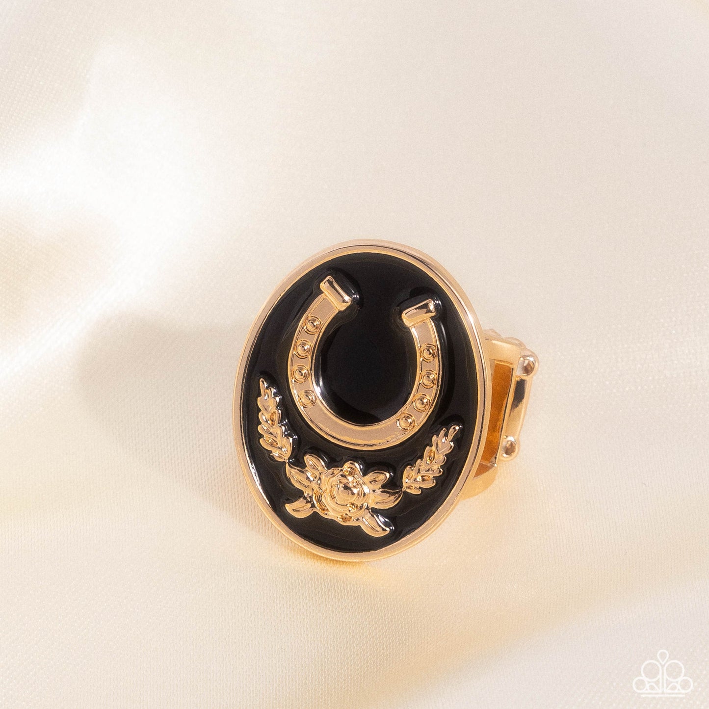 Santa Fe Stallion - black - Paparazzi ring