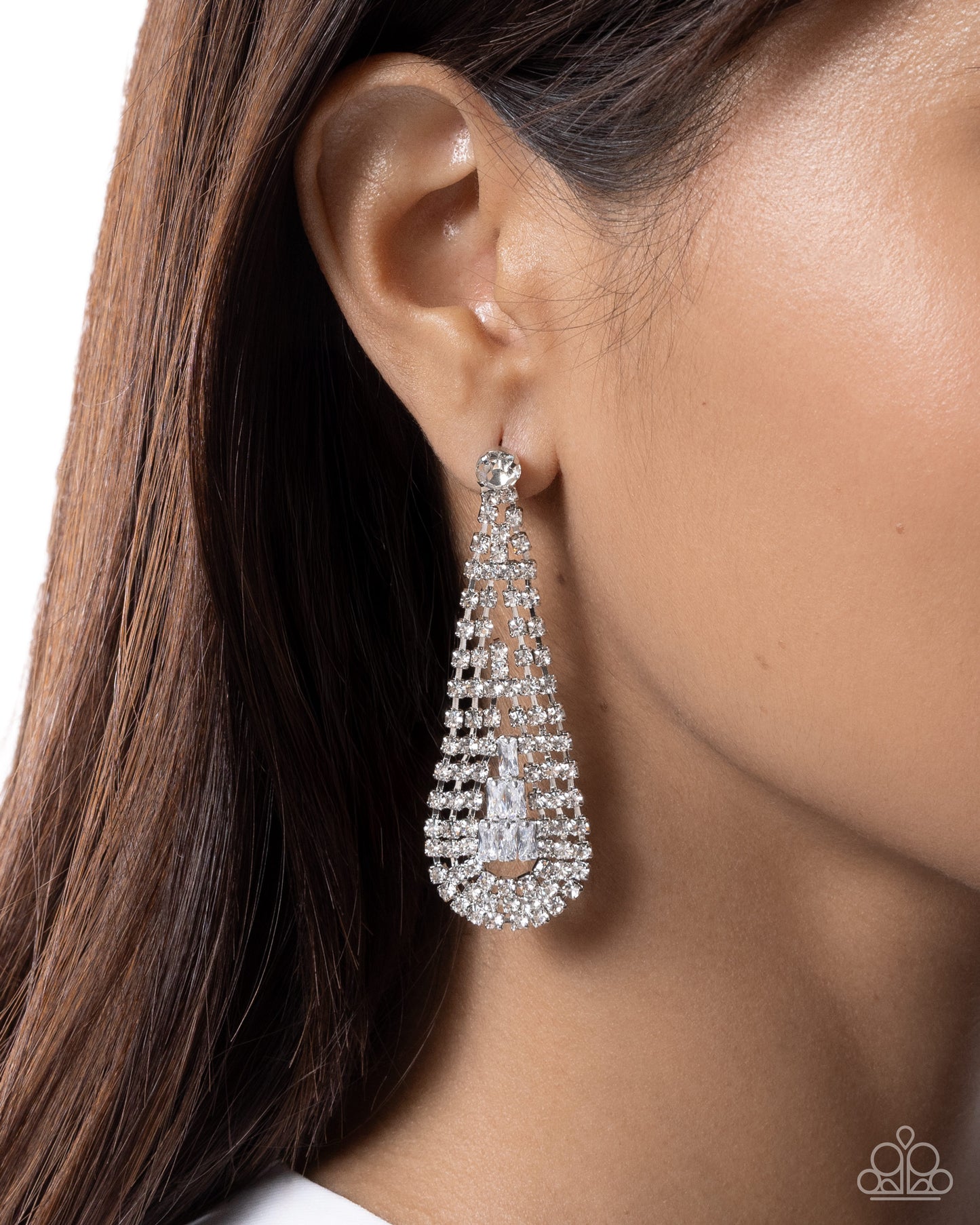 Sassy Sashay - white - Paparazzi earrings