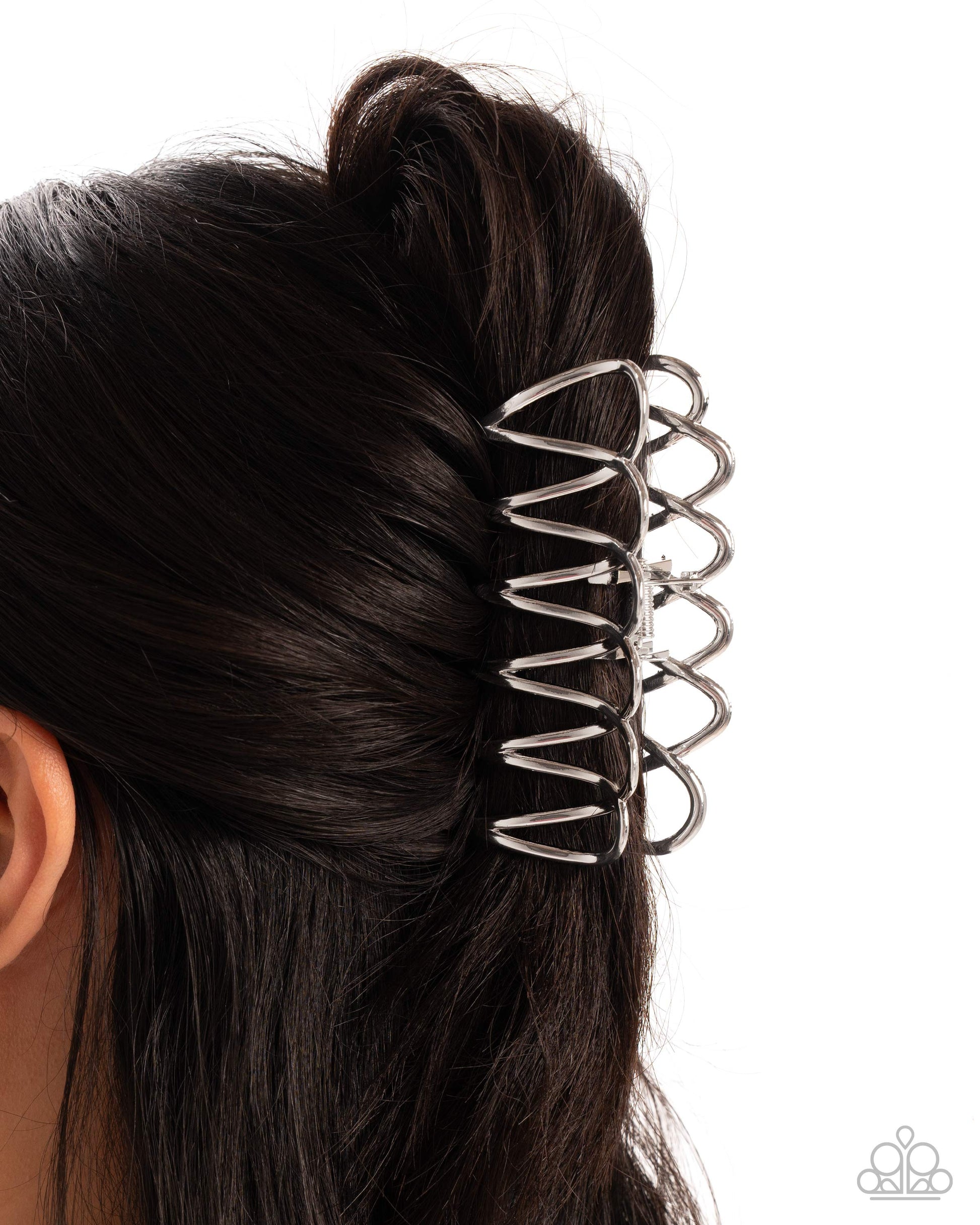 Scalloped Showstopper - silver - Paparazzi hair clip