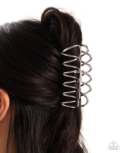 Scalloped Showstopper - silver - Paparazzi hair clip