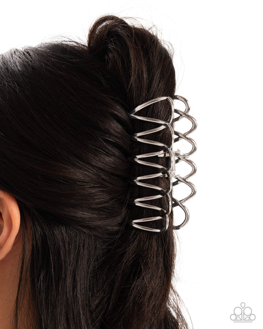 Scalloped Showstopper - silver - Paparazzi hair clip