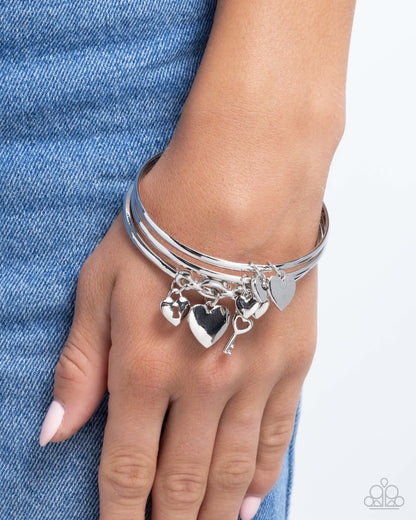 Sealed Sweetheart - silver - Paparazzi bracelet