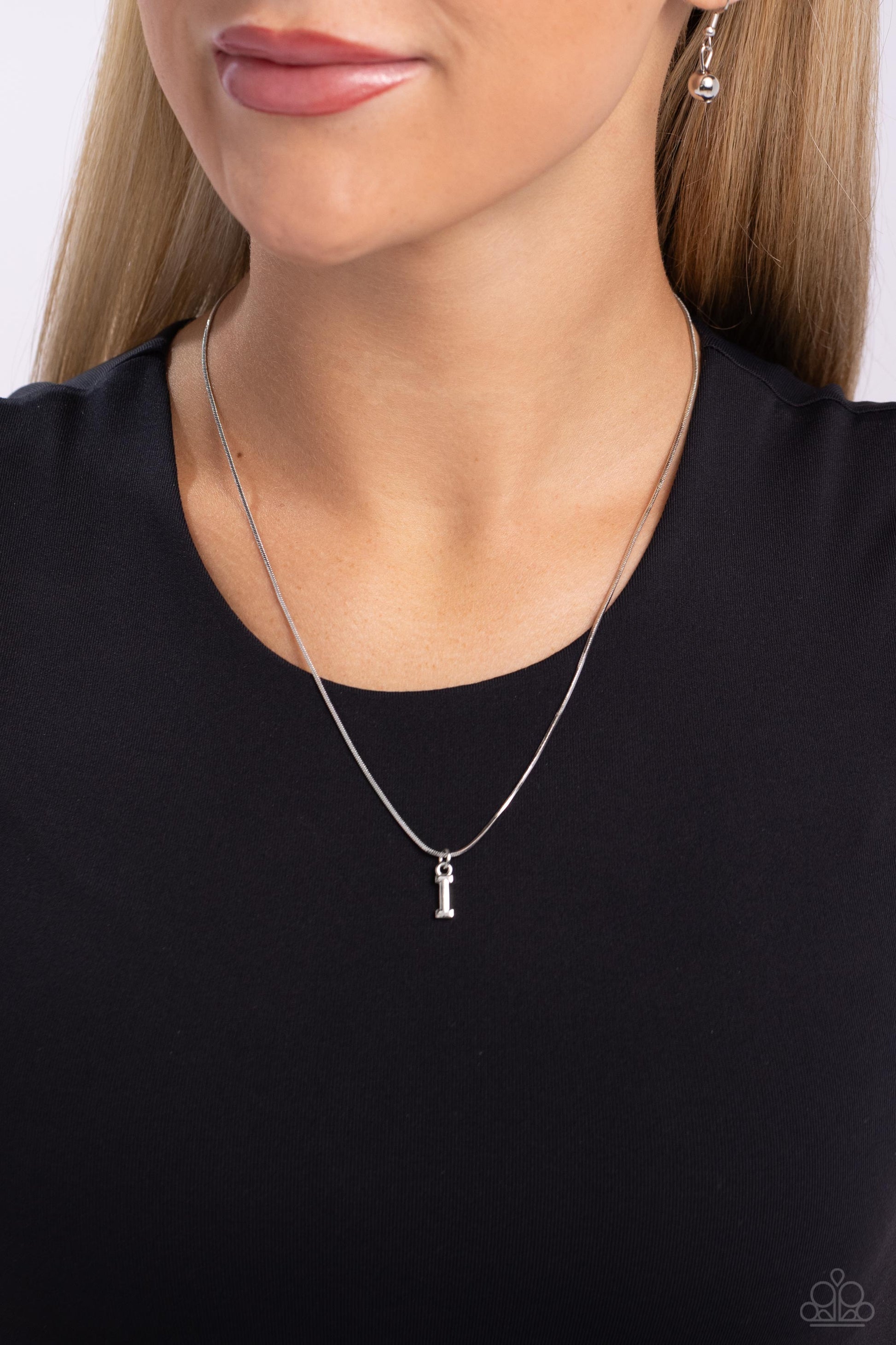 Seize the Initial - silver - I - Paparazzi necklace