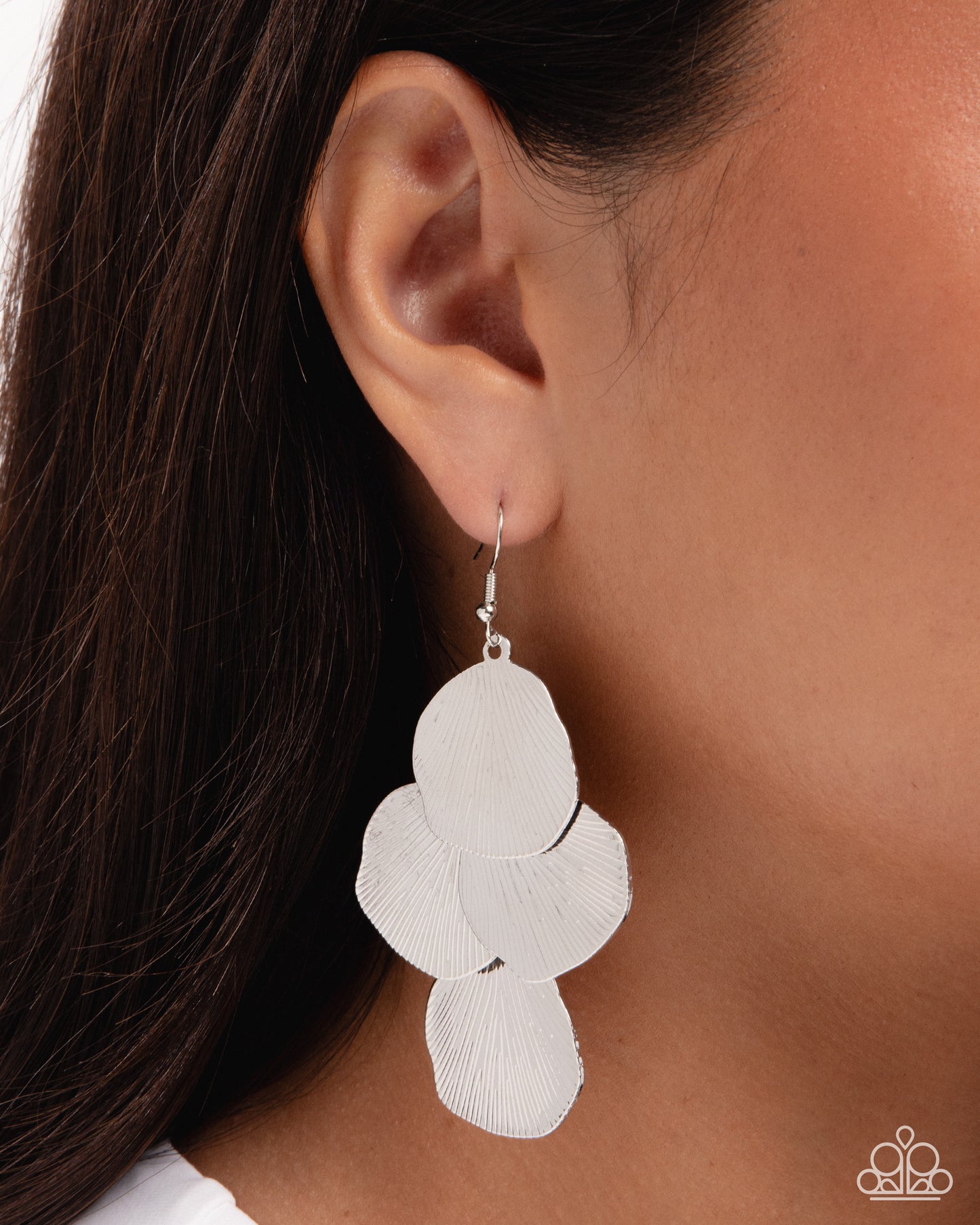 Seize the Seashells - silver - Paparazzi earrings