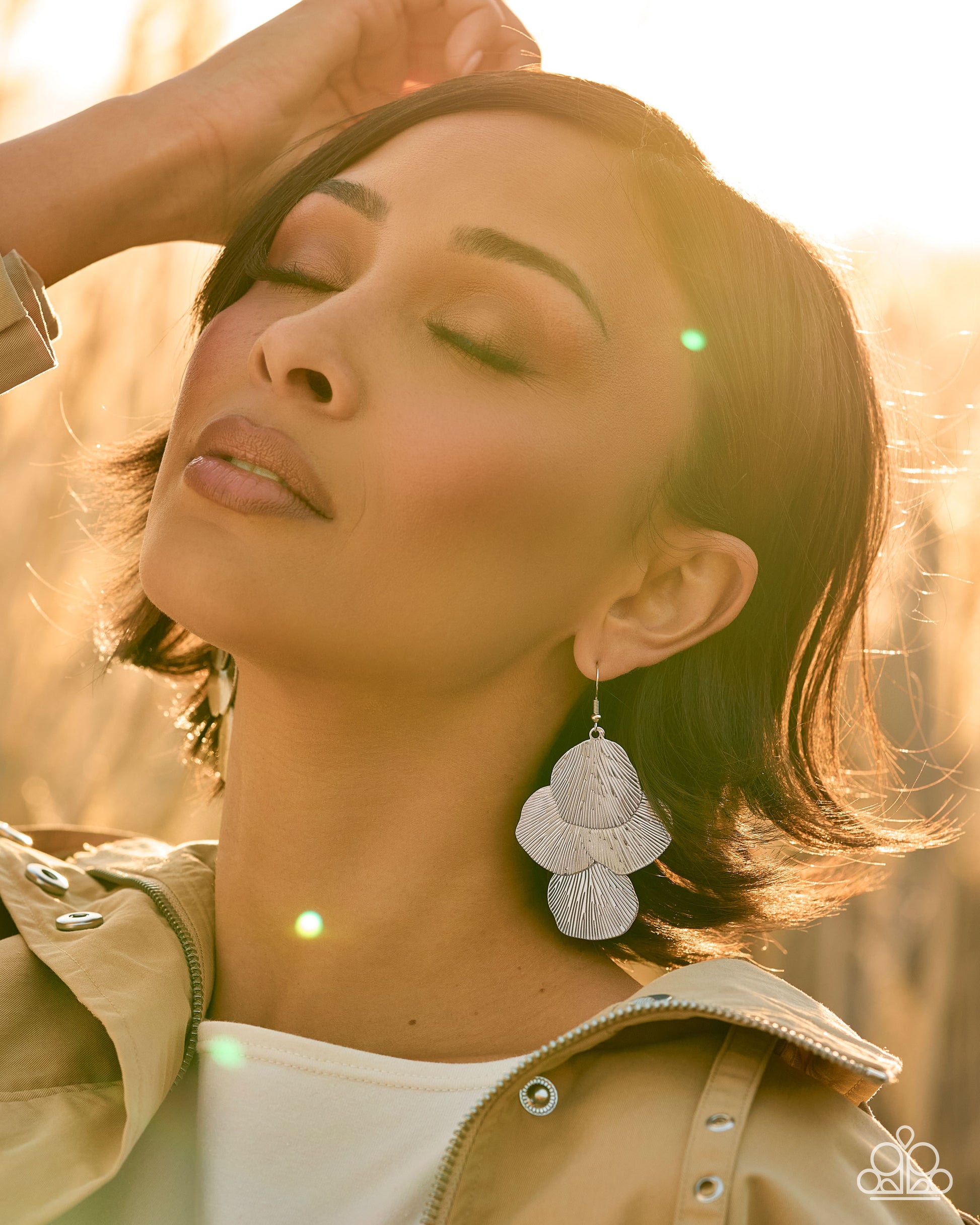 Seize the Seashells - silver - Paparazzi earrings