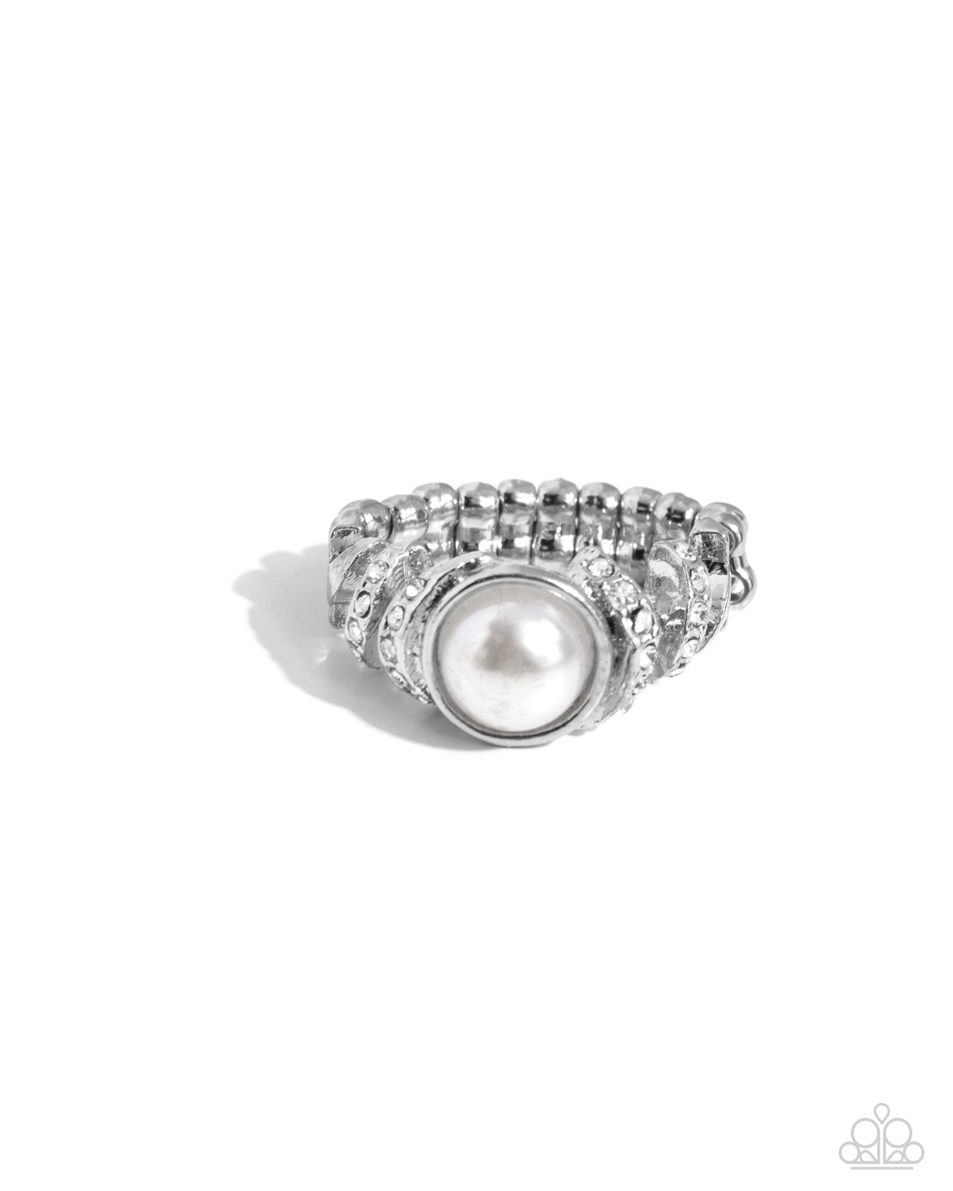 Selfie Status - white - Paparazzi ring