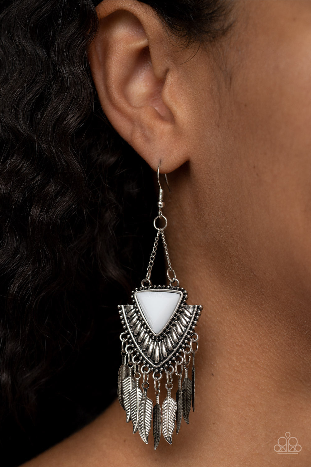 Shady Oasis - white - Paparazzi earrings