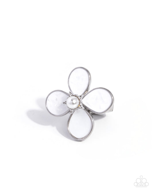 Shell Stadium - white - Paparazzi ring