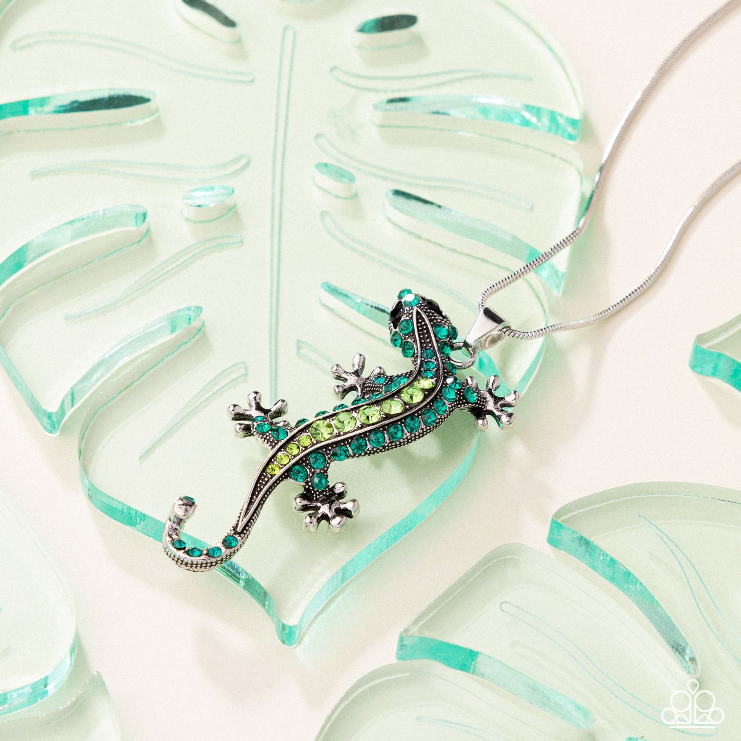 Shimmery Salamander - green - Paparazzi necklace
