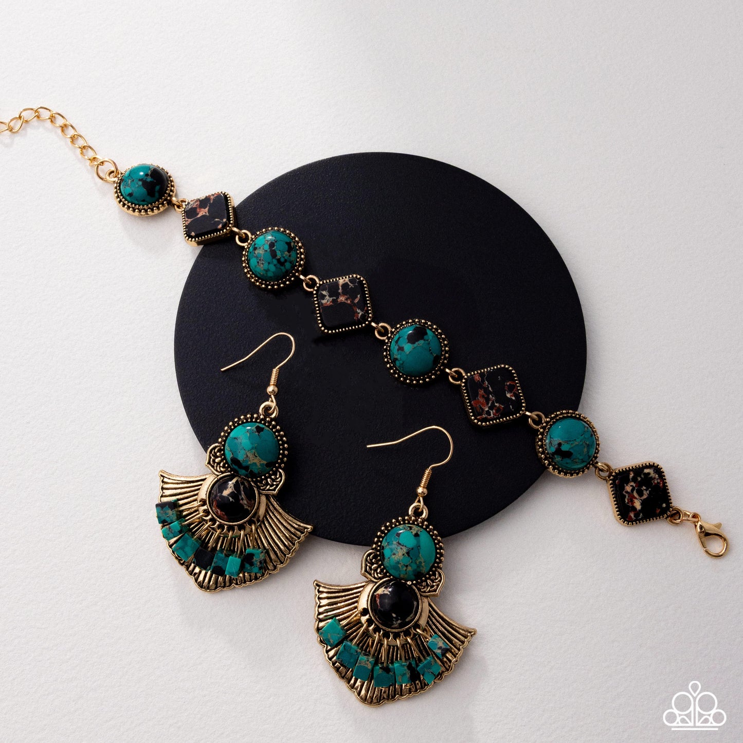 Simply Santa Fe Complete Look - December 2025 - Paparazzi Accessories Trend Blend