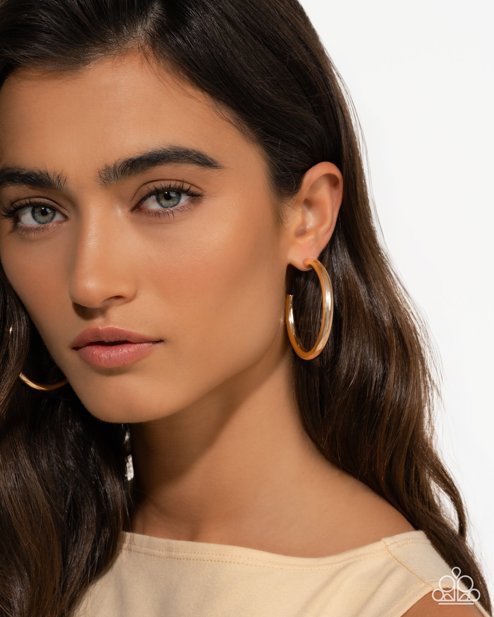 Sinuous Sheen - gold - Paparazzi earrings