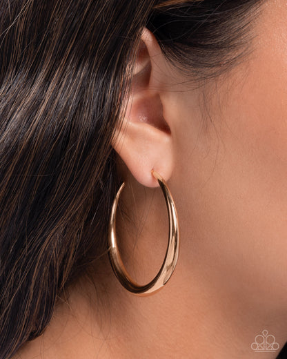 Sleek Selvage - gold - Paparazzi earrings