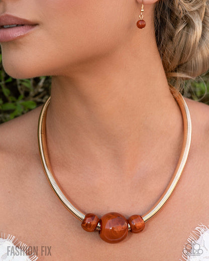 Sleek Shift - gold - Paparazzi necklace