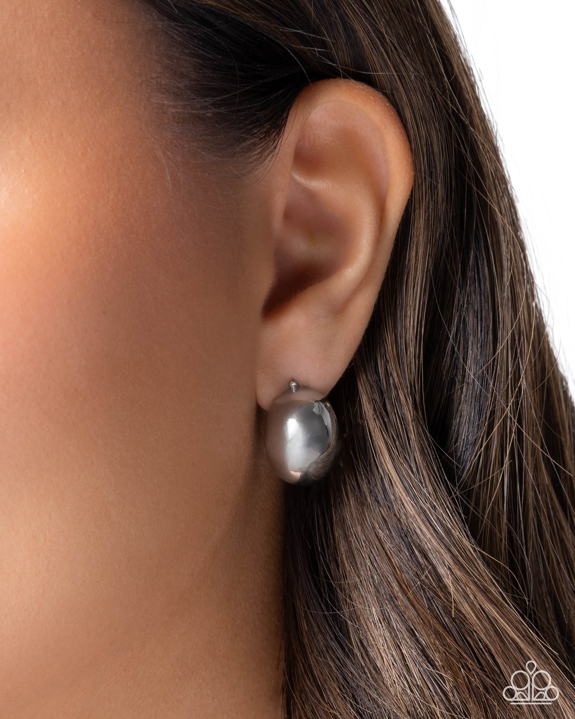 Sleek Silhouette - silver - Paparazzi earrings
