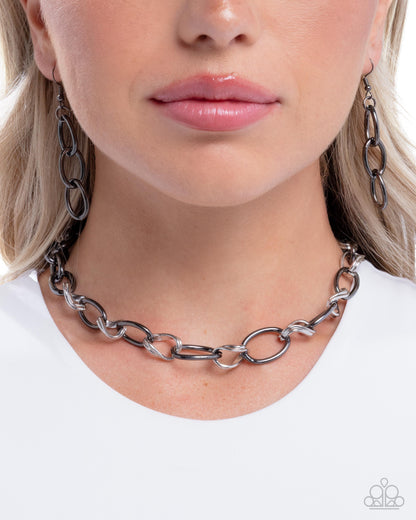 Sleek Spirit - black - Paparazzi necklace