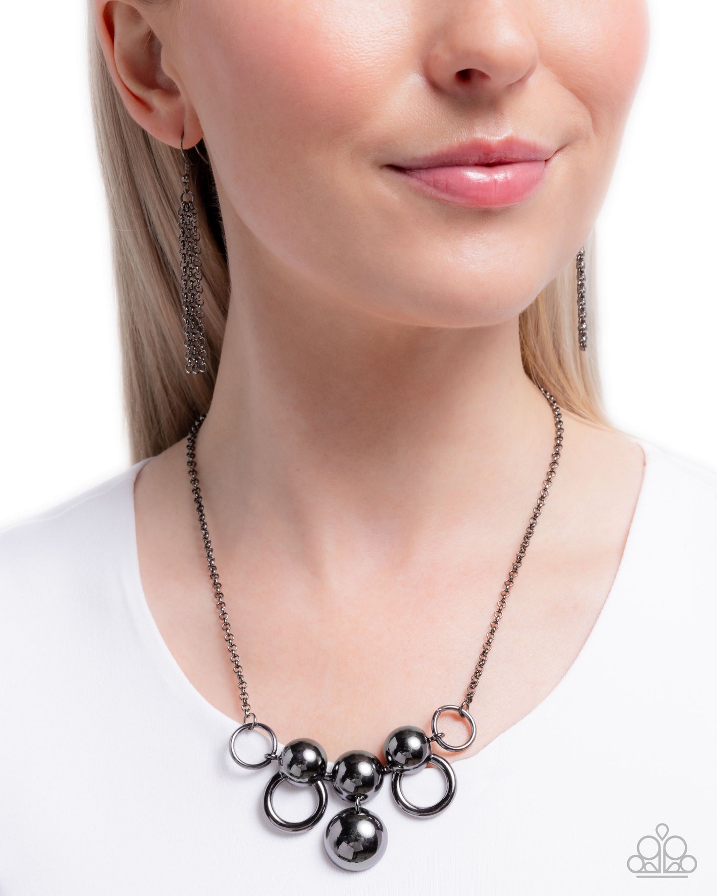 Sleek Staccato - black - Paparazzi necklace