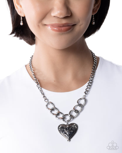 Smitten Scope - black - Paparazzi necklace