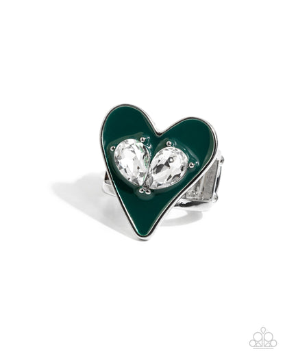 Smitten Showcase - green - Paparazzi ring